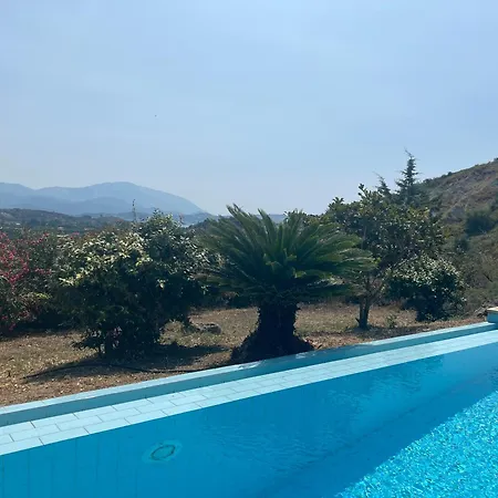 Villa Karavaki Lixúri