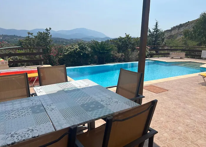 Karavaki Villa Lixúri